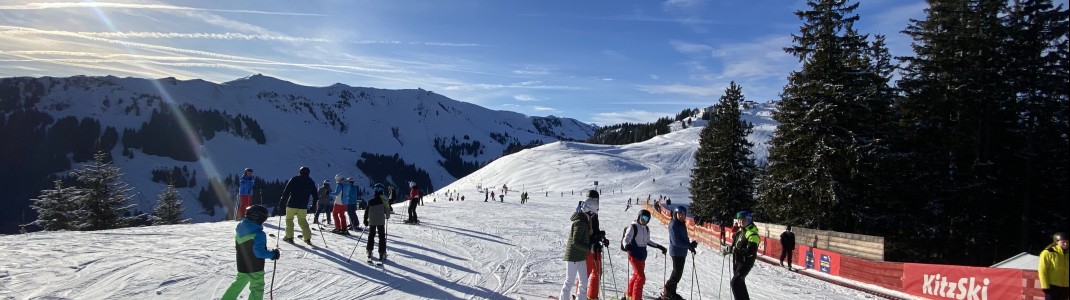 Hahnenkamm Bergstation - Der Beginn des Skiabenteuers