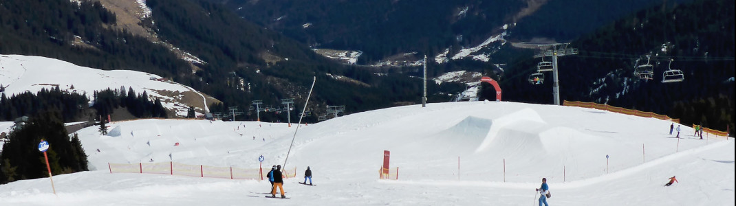 Blick auf den Beginn des Snowparks Hanglalm