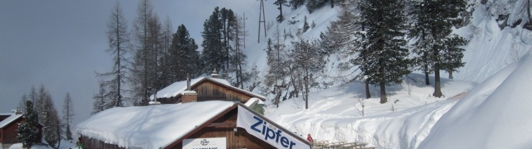 Gasthaus Krippenbrunn (1630m) direkt an der 11 km langen Talabfahrt!