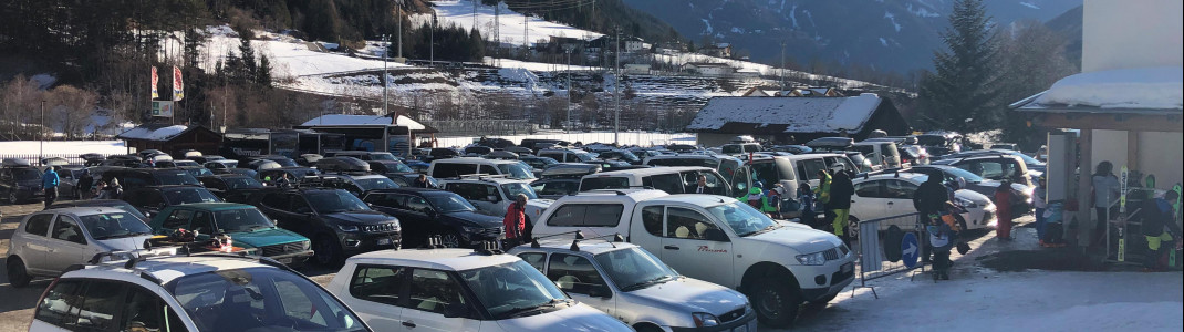 Ein kostenloser Parkplatz steht den Besuchern zur Verfügung.