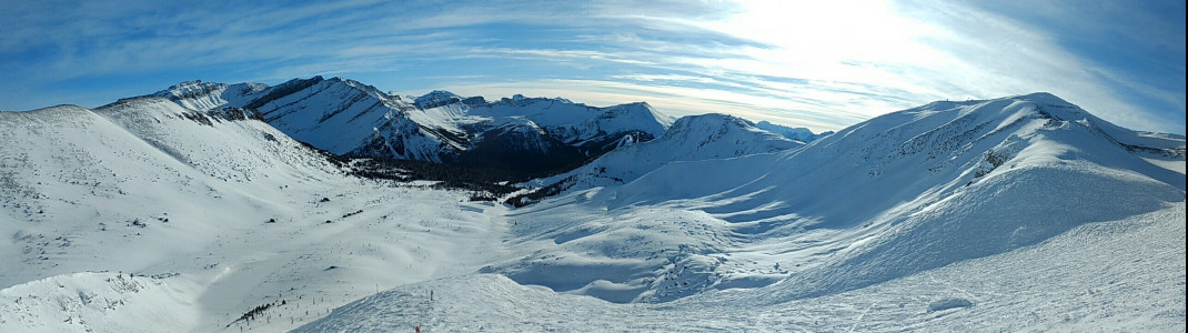Diese Panorama vor einer Abfahrt gibt es nur in Lake Louise