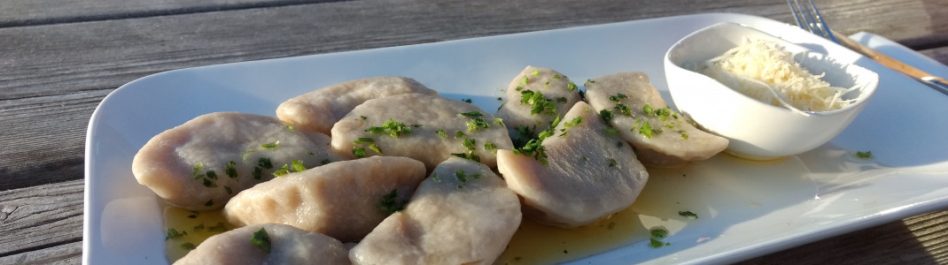 Eine Osttiroler Spezialität auf der Steinermandl Terrasse: Schlipfkrapfen