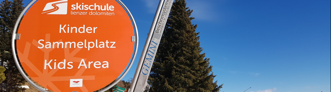 Die Skischule befindet sich an der Zettersfeld Bergstation.