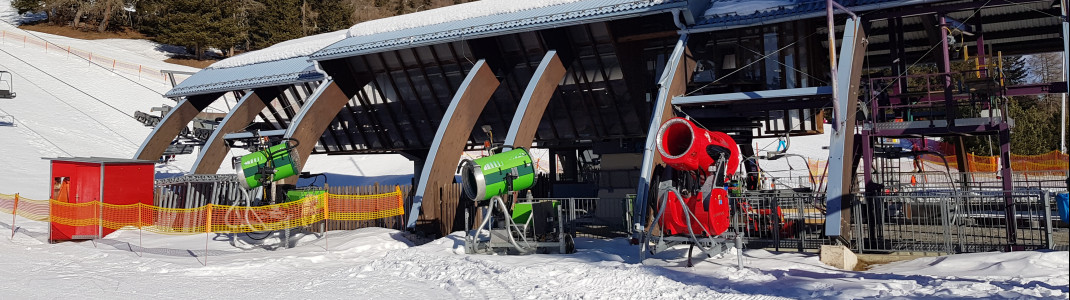 Schneekanonen an der Steinermandl-Sesselbahn am Zettersfeld