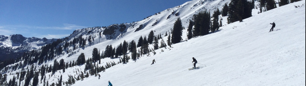 Wunderschöne Carving-Piste: Die blau markierte "Gold Hill" am Cloud 9 Express