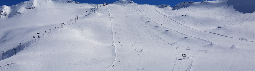 Abseits der Pisten bieten sich Möglichkeiten für Ausflüge in den Tiefschnee.