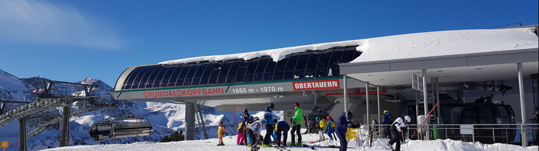 Moderne Lifte sorgen für die Beförderung der Wintersportler.