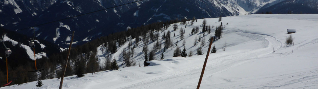 Die 3 Kilometer lange Skiroute führt entgegen der Rodelbahn direkt zur Conny Alm.