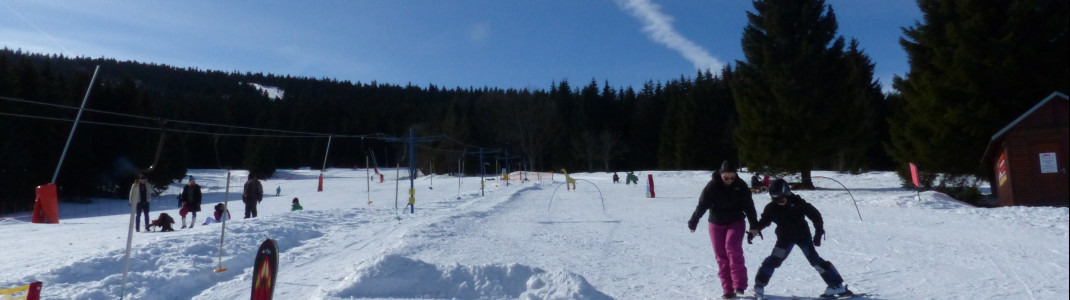 Kinder werden im Kinderland betreut. Beste Vorraussetzungen für Familien mit Kindern.
