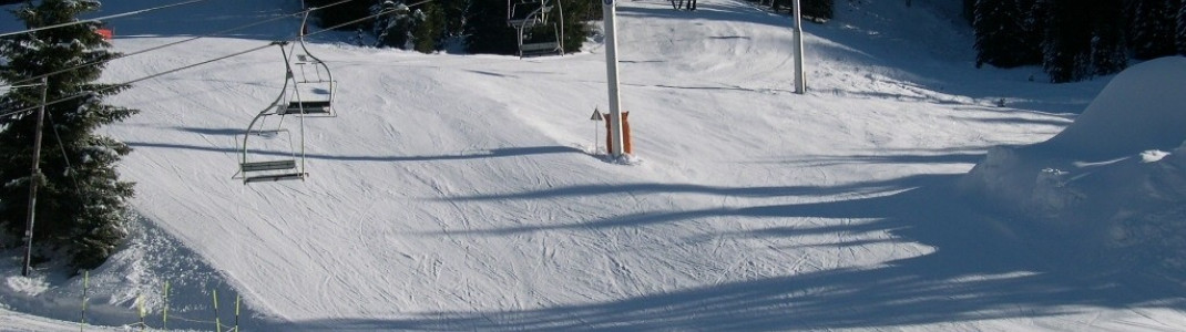 Es finden sich genügend Sesselliftanlagen im Skigebiet: Die schwierigen französischen Tellerlifte können also umgangen werden!