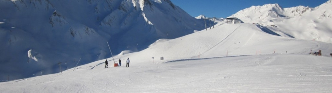 Blick vom Lazid zur Bergstation der Lawensbahn