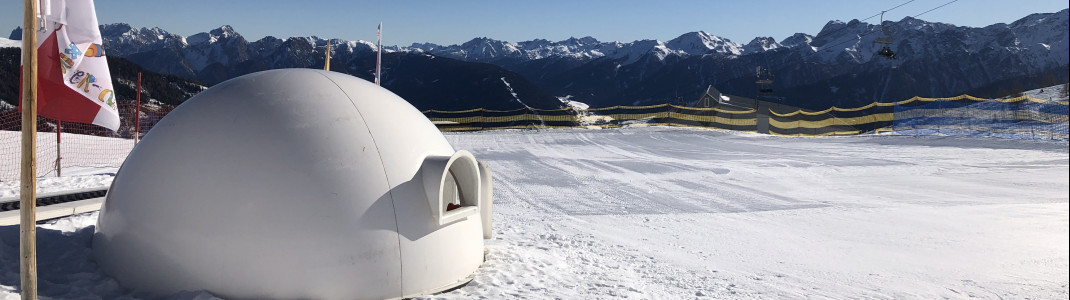 Das Kinderland der Skischule befindet sich oberhalb der Gondelbahn-Bergstation.