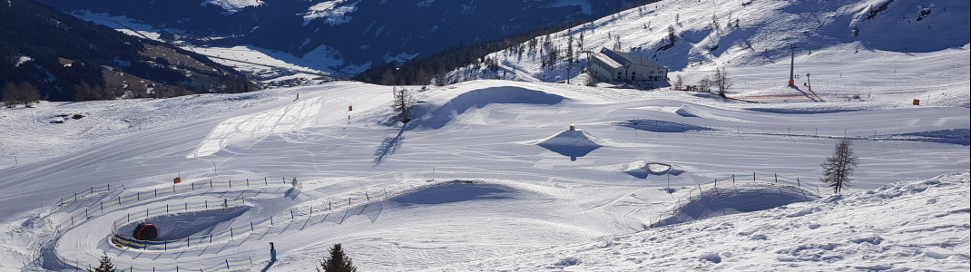 Der Snowpark liegt an der Piste Nr. 3.