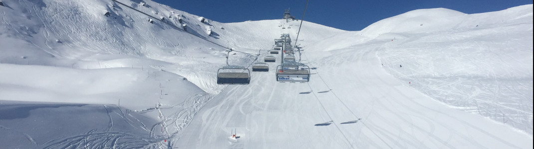 Unter dem Thurntaler Lift verläuft die rot markierte Piste 5. Ein Traum für fortgeschrittene Genussskifahrer