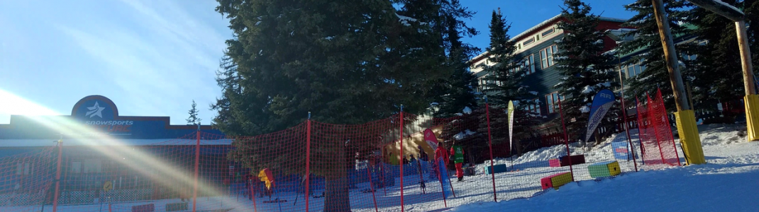 Natürlich gibt es auch ein Kinderland, welches jedoch nur Teilnehmer der Skischule offen steht