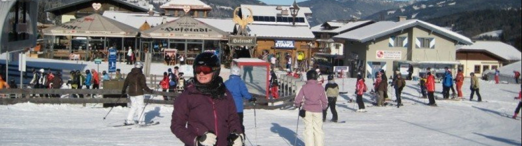 An der Talstation star jet 1 in Flachau befinden sich zahlreiche Schirmbars