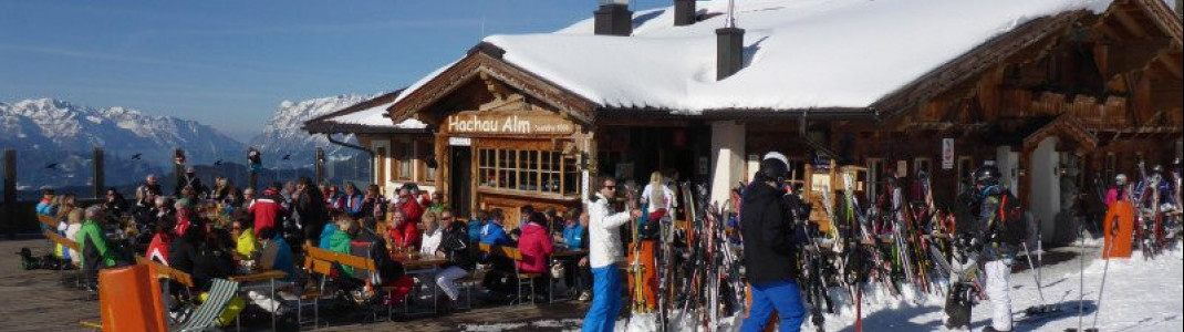 In vielen Hütten des Skigebiets gibt es am Nachmittag Live Musik, wie hier in der Hochau Alm