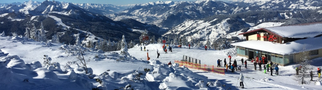 Blick auf die Gondelbahn Rote 8er in Wagrain
