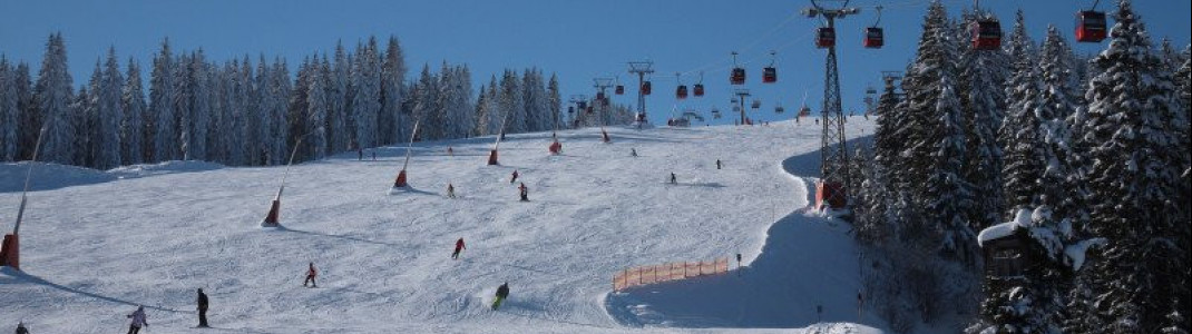 Ein ganzes Heer an Schneekanonen sorgt dafür, dass das komplette Skigebiet technisch beschneit werden kann