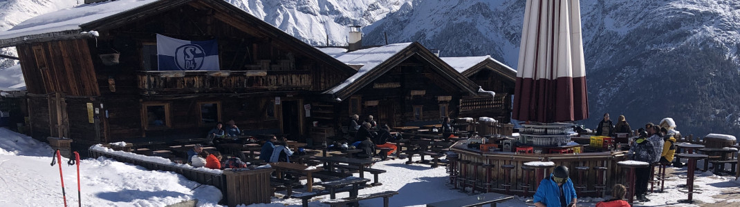 Die Gampe Alm liegt an der Piste Nr. 11 zwischen Giggijoch und Langeggbahn.
