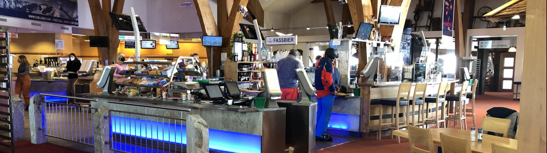 Ein großes SB-Restaurant gibt es am Tiefenbachgletscher.