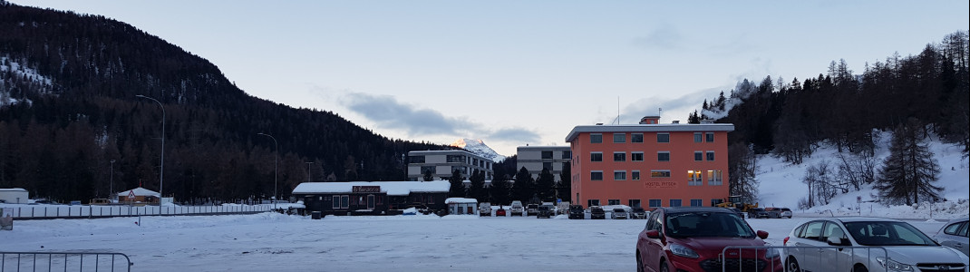 Parkplatz an der Signalbahn in St. Moritz.