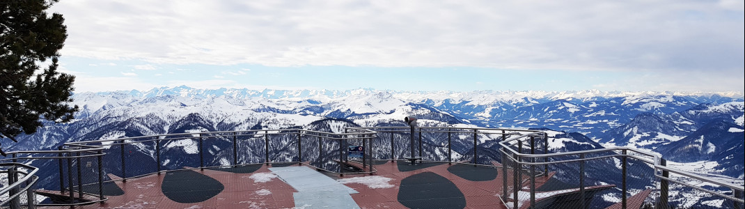 Beeindruckend ist die Aussichtsplattform 70 Meter über dem Abgrund.