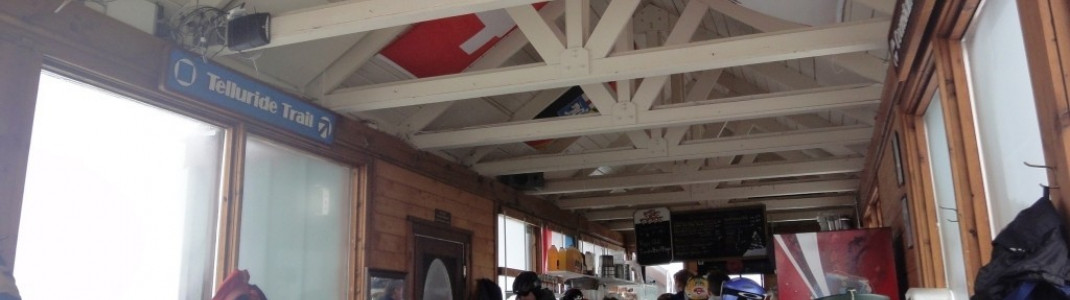 Hier kann es auch mal eng werden: Giuseppe´s Restaurant an der Bergstation von Plunge Lift (Nr. 9)!