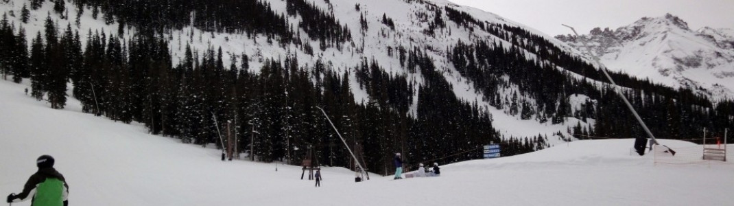 Blick auf Gold Hill Express: Hier führen fast ausschließlich extrem schwere Off-Piste-Hänge zurück ins Tal.