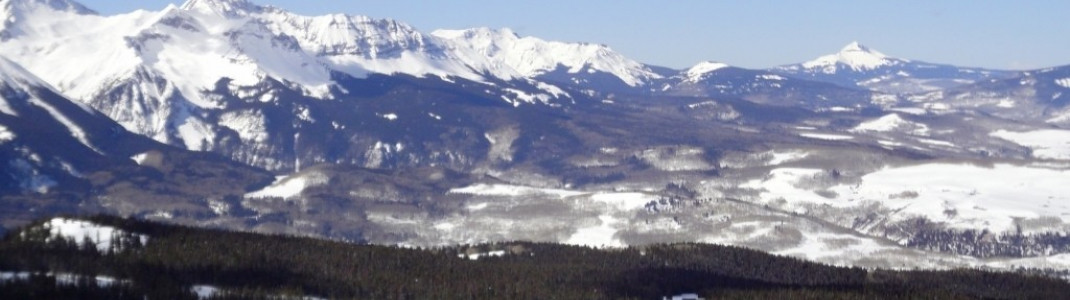 Sanfte Hügel und hochalpine Felsformationen prägen gleichermaßen den Uncompahgre National Forest rund um Telluride.