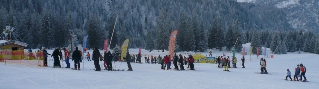 Skischule und Kinderland an der Bergstation der Ehrwalder-Almbahn