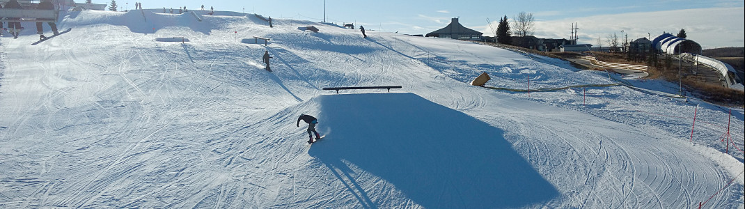 Insgesamt sorgen zwei Snowparks, hier der Winsport Park, für Abwechlsung bei Freestylern