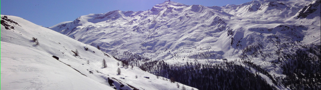Zwischen den beiden Freeride Hotspots: Das Stockhorn Gebiet fotografiert vom Rothorn Paradise