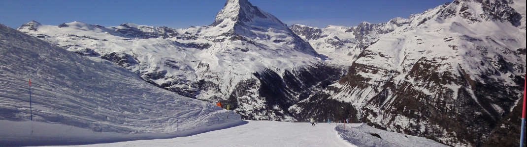 Nicht selsbstverständlich, aber in Zermatt perfekt umgesetzt: Farbige Pistenbeschränkungen sorgen für Sicherheit und Orientierung!