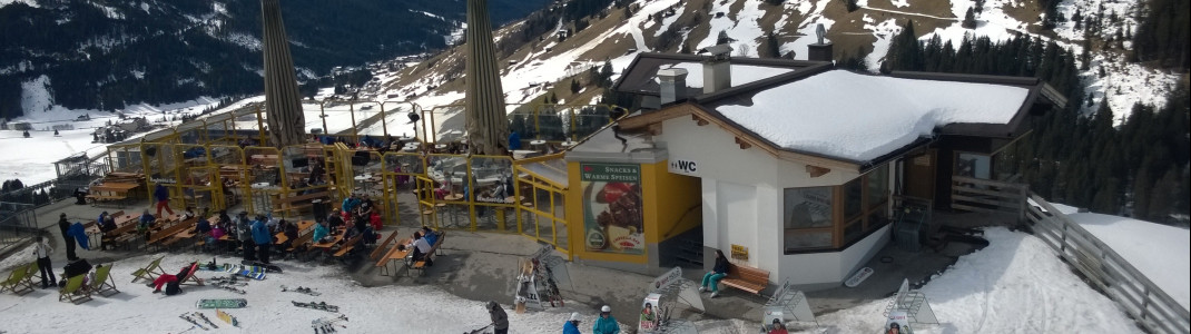 Für den Hunger zwischendurch: Selbstbedienungsrestaurant Umbrella Bar am Moseltret Lift