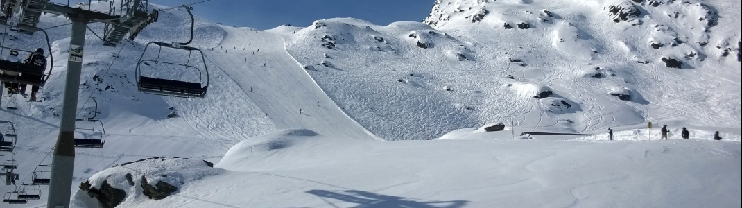 Blick von der Krimmlalm auf die rote Piste Nr. 21a