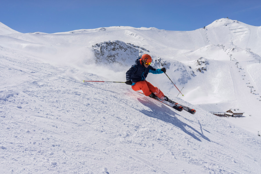 Winter sports enthusiasts in Ischgl follow the historic tracks of the popular "Smuggler" trails.