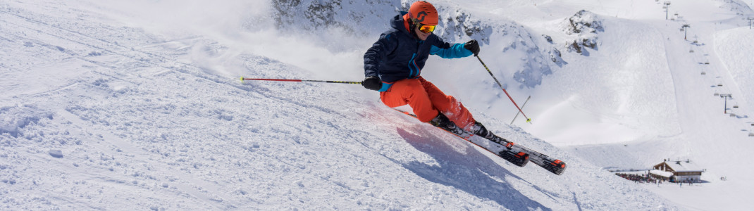 Winter sports enthusiasts in Ischgl follow the historic tracks of the popular "Smuggler" trails.