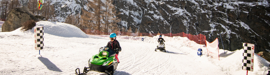 Kians Abenteuerland begeistert kleine Wintersportler mit speziellen Schneemobilen.