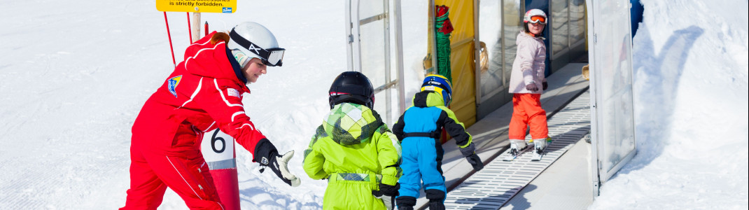 Alle Kinder immer im Blick zu behalten, ist oft keine leichte Aufgabe für den Skilehrer.