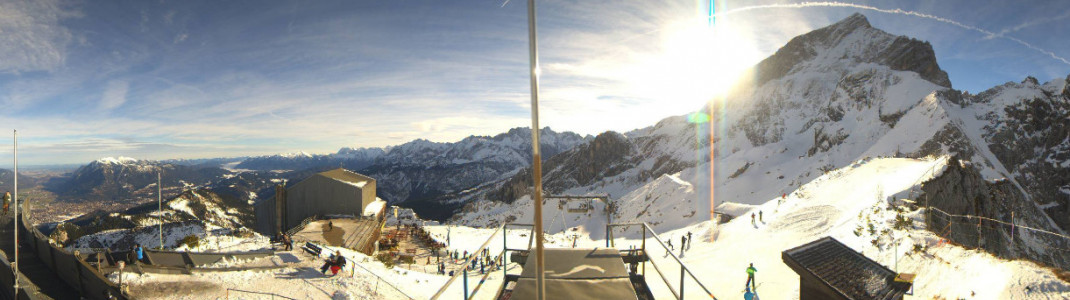 Panoramablick vom Osterfelderkopf im Skigebiet Garmisch Classic (Webcambild vom 5.1.18)