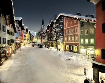 Achtung Promis! Auch Schauspieler, Musiker und Co. verbringen ihren Winterurlaub mit ihren Familien im idyllischen Kitzbühel.