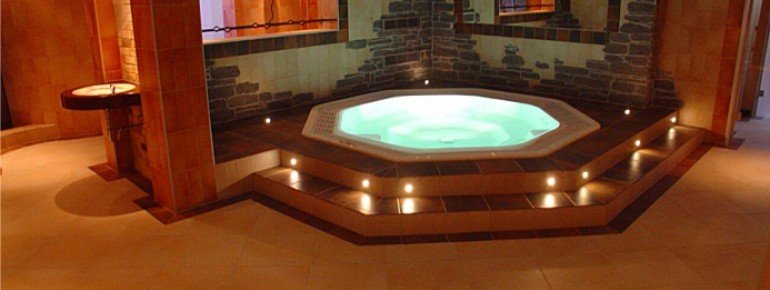 Whirlpool in the spa area