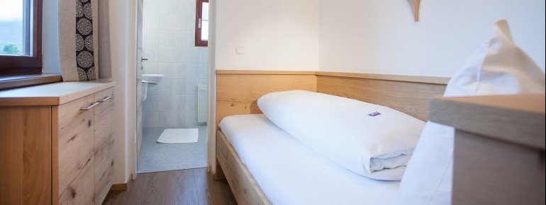 Zweites Schlafzimmer FeWo Tirol Alpin