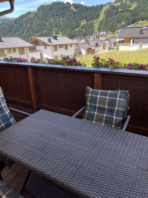 Appartement Dorfblick 1: Westterrasse zum Relaxen :)