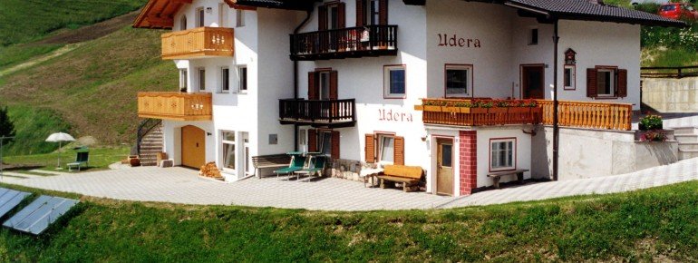 Apartments Udera im Sommer