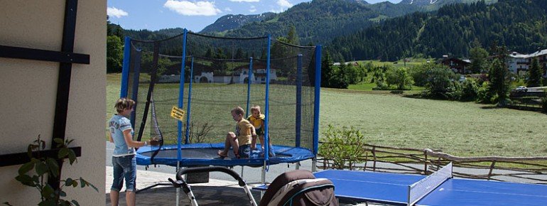 Trampolin und Tischtennis