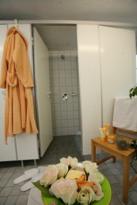 Dusche und Toiletten Bereich auf der Etage