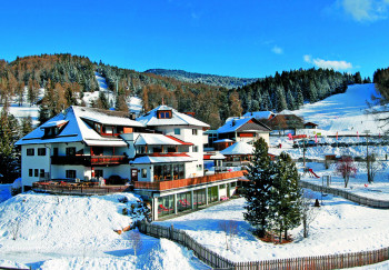Berghotel zum Zirm direkt bei der Piste Kabinenbahn - Skischule -Skiverleih