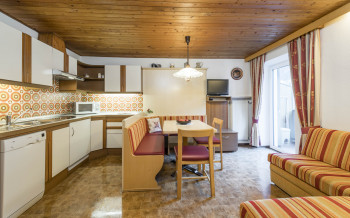 Wohnküche Apartment ULLI für 2-4 Personen in der Cesa Rabanser in St.Ulrich Gröden
